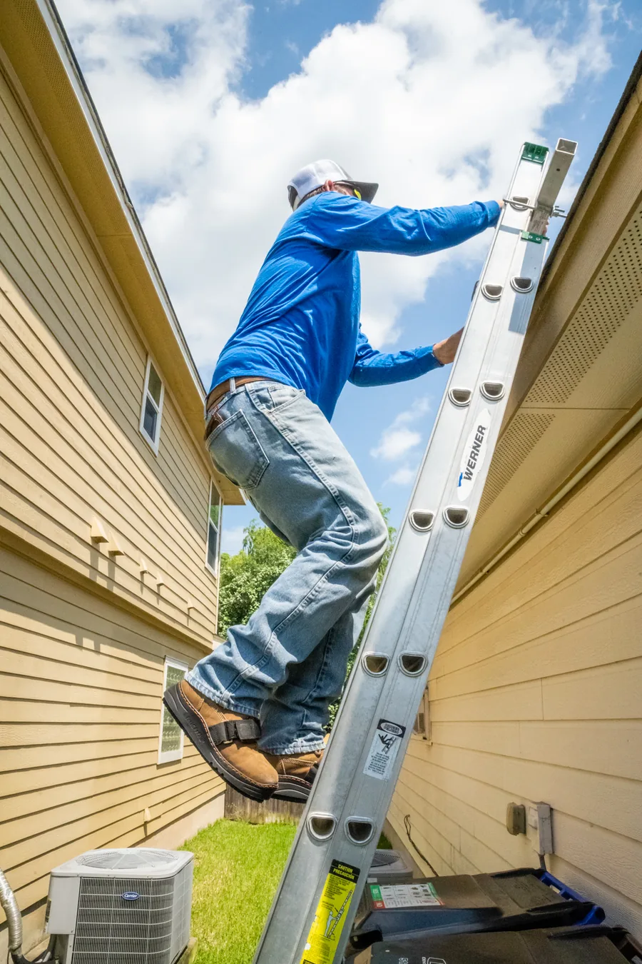 Panel cleaning and maintenance in Austin